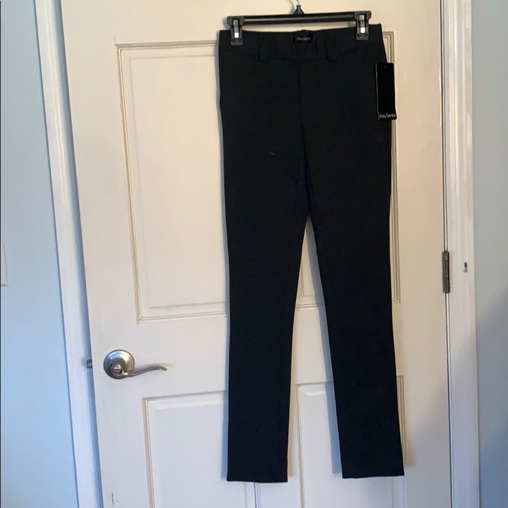 Dark Grey Daisy Fuentes skinny pants- NEW W TAGS